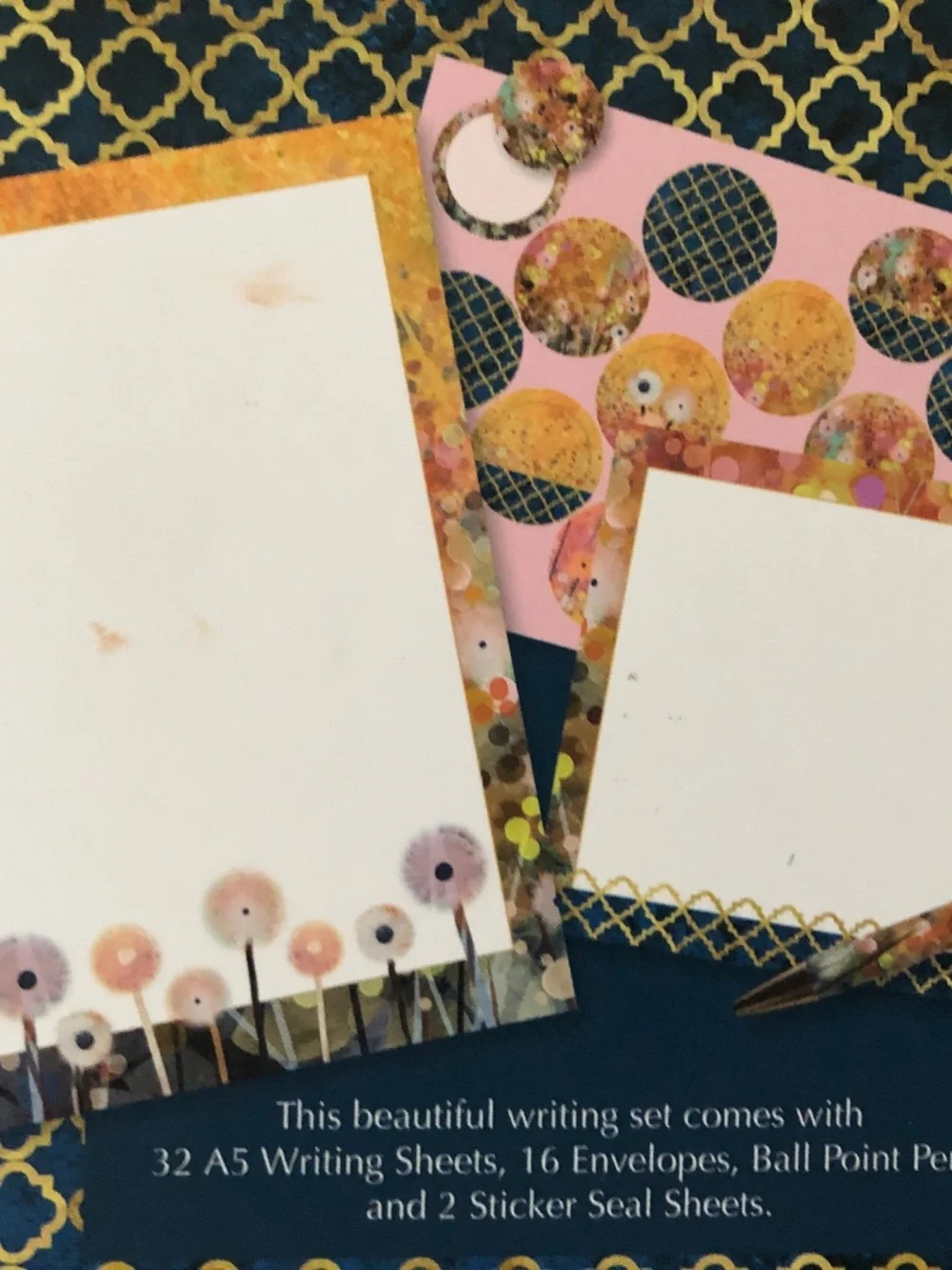 New Pom Poms Writing Set
